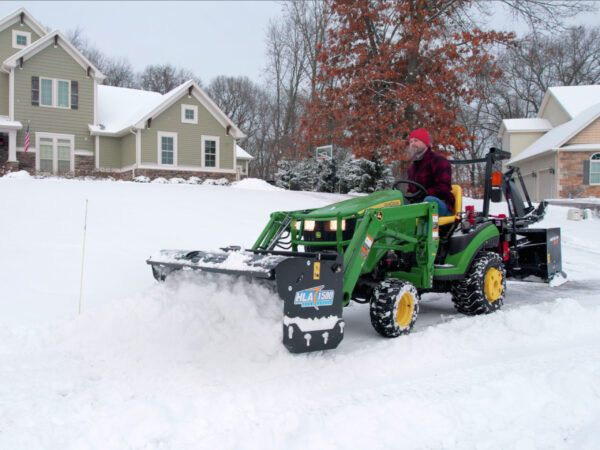 SNOW PUSHER FOR COMPACT TRACTORS