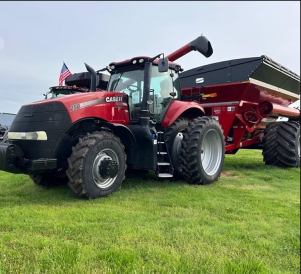 2017 CASE IH MAGNUM 250